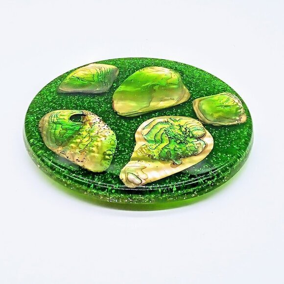 Hyler Enterprises Green Acrylic Shell Inlay Trivet - Picture 2 of 6